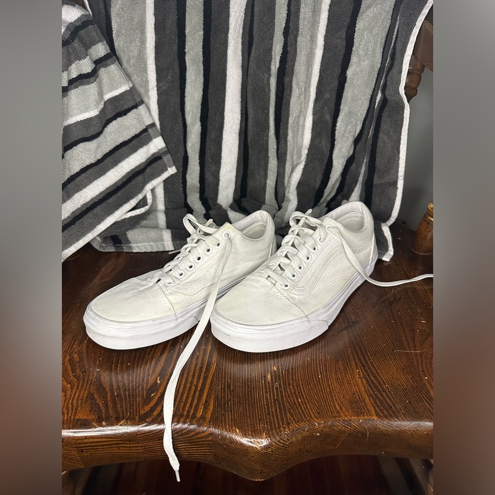 Vans True White Canvas Old Skool shoes